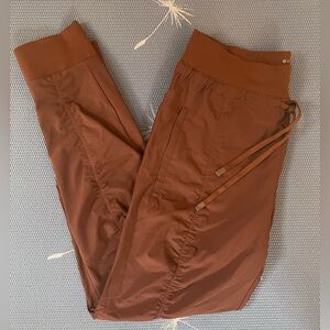 Athleta Pantalon Attitude Ruched Jogger Chocolate Brown Size 8 NWOT !